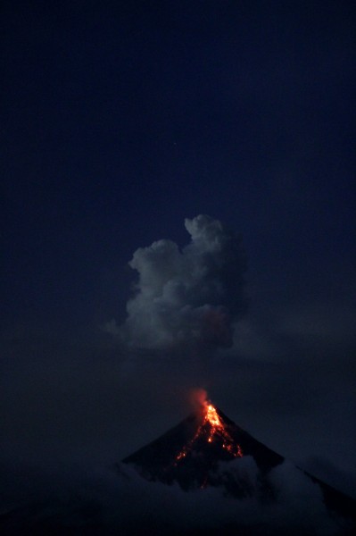 壮观磅礴的火山风景图片大全